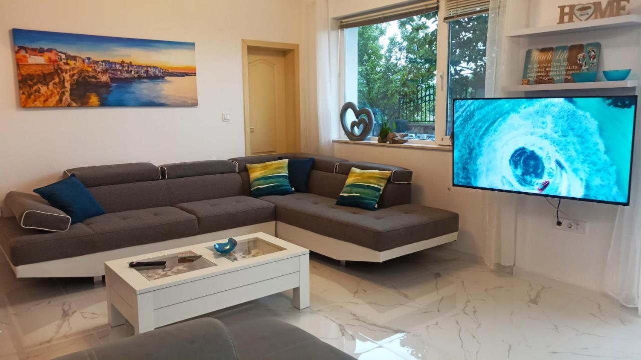 Arode Villa Ovidius - Apartments Balchik Bagian luar foto