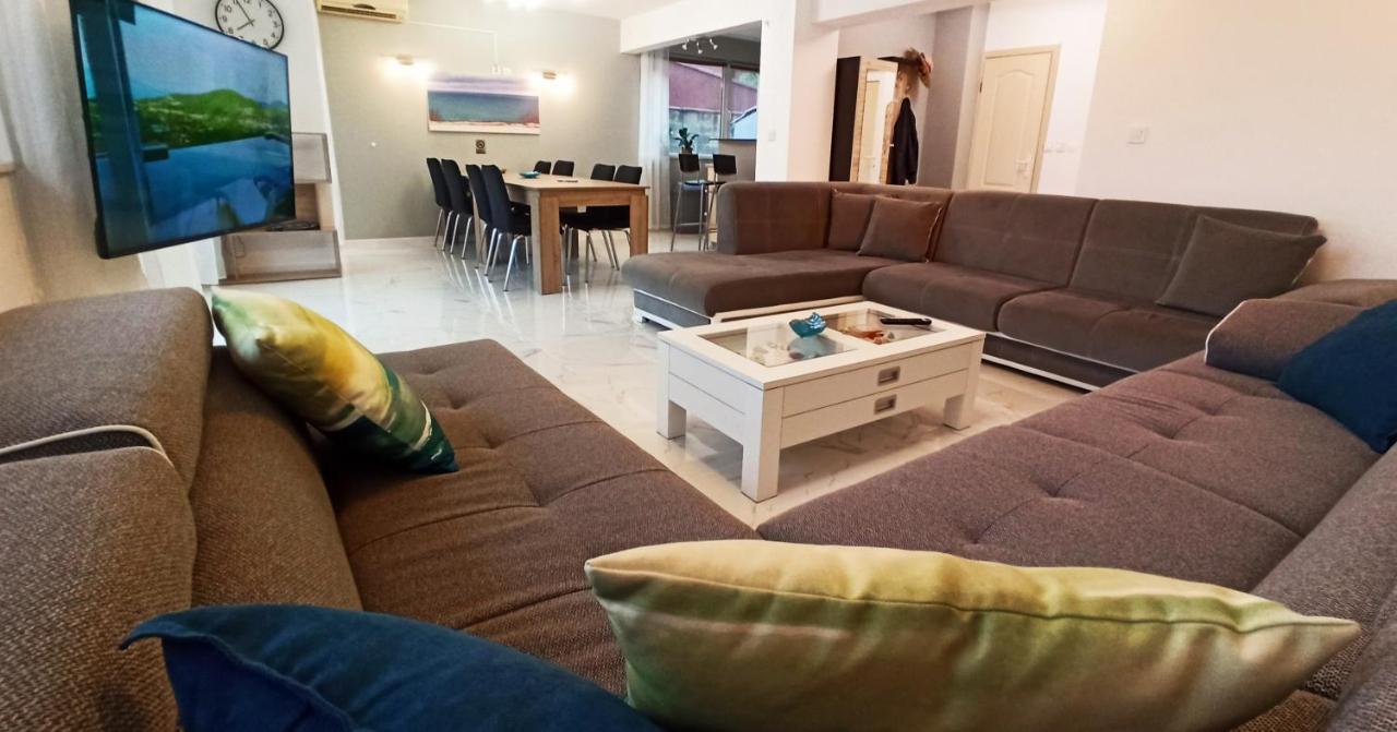 Arode Villa Ovidius - Apartments Balchik Bagian luar foto
