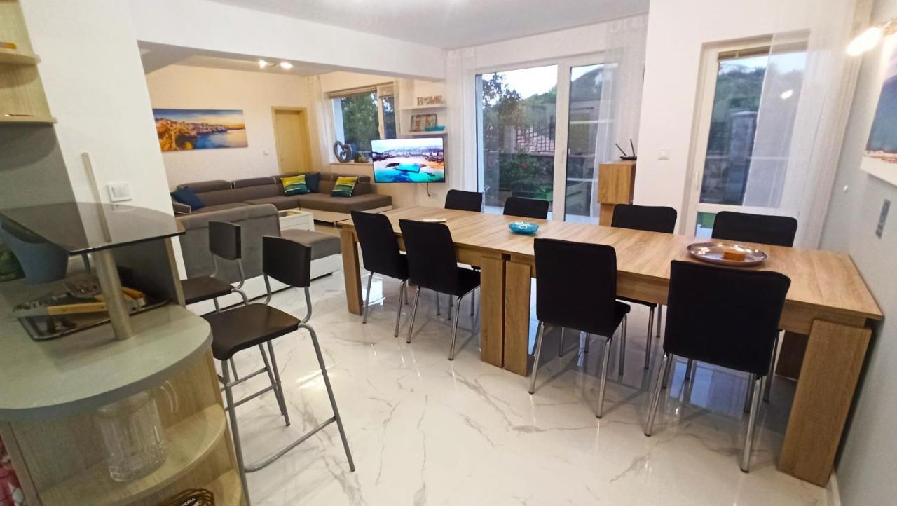 Arode Villa Ovidius - Apartments Balchik Bagian luar foto