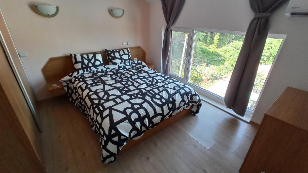Arode Villa Ovidius - Apartments Balchik Bagian luar foto