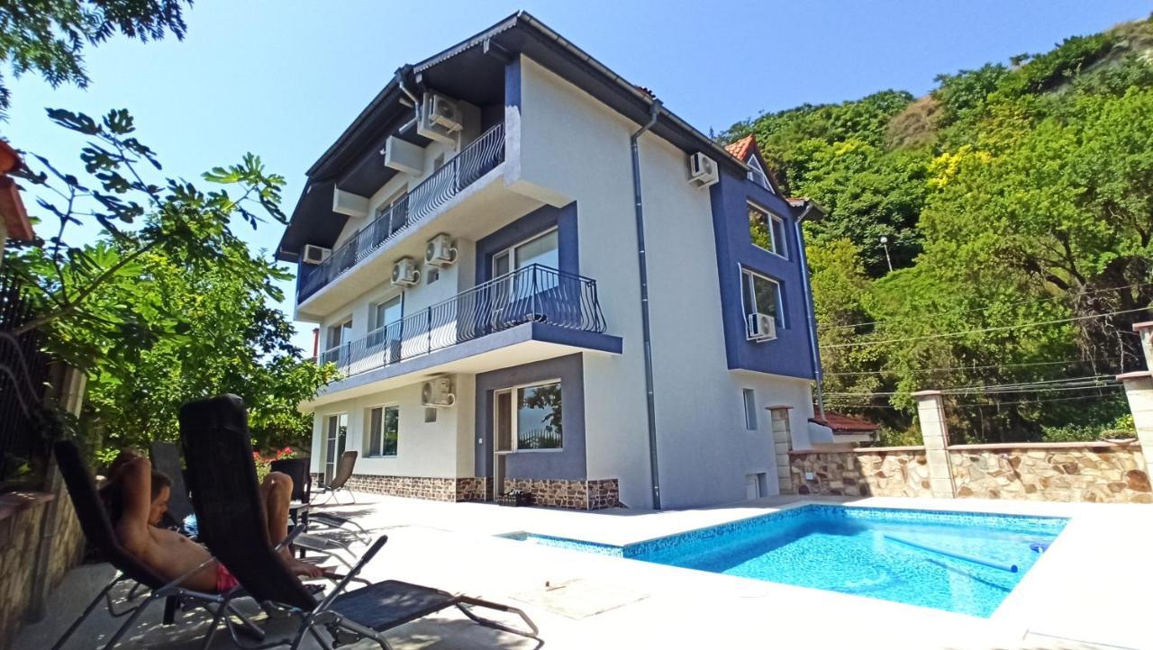 Arode Villa Ovidius - Apartments Balchik Bagian luar foto