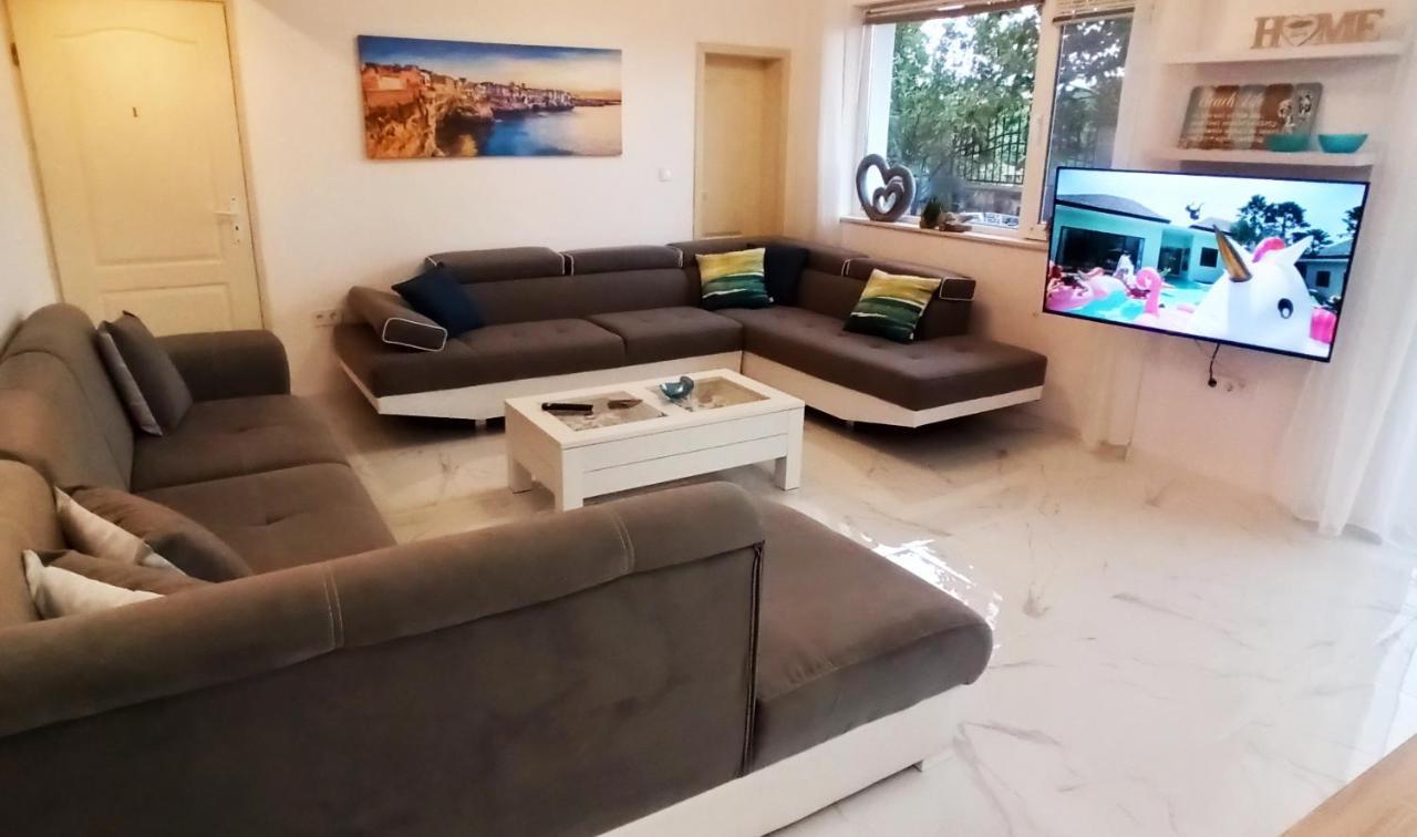 Arode Villa Ovidius - Apartments Balchik Bagian luar foto